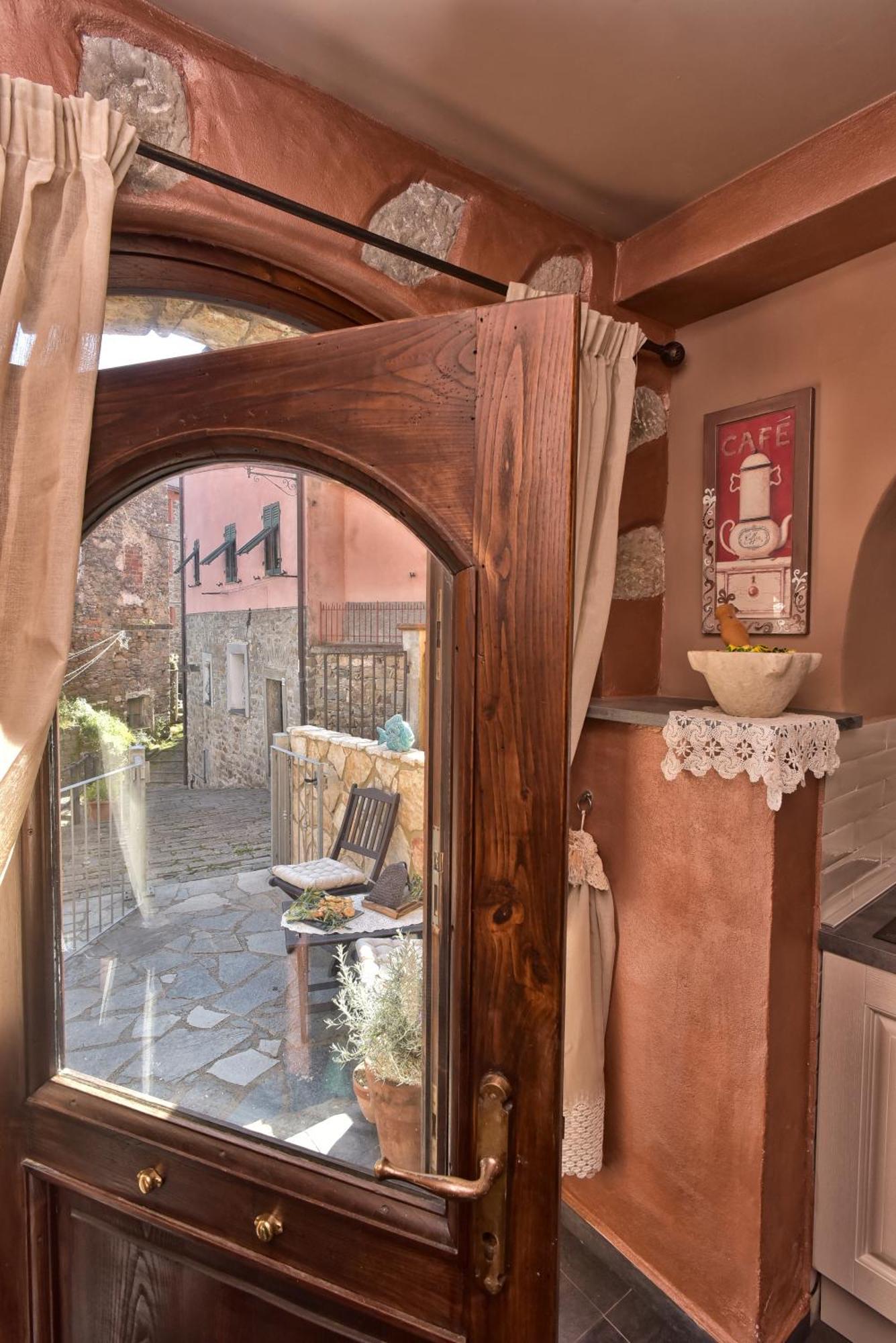 Casa Vacanze Tra I Monti E San Martino Biassa Dış mekan fotoğraf