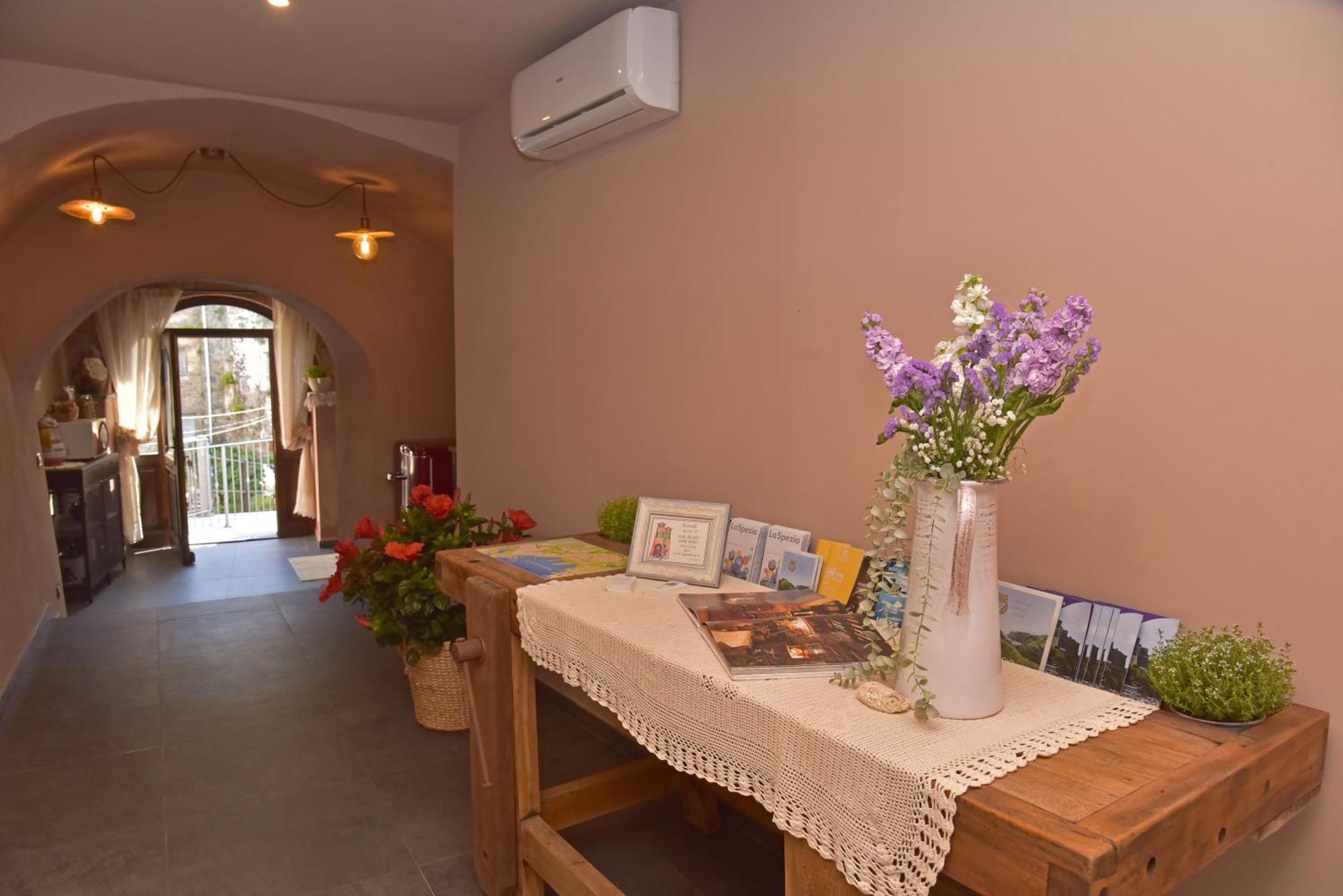 Casa Vacanze Tra I Monti E San Martino Biassa Dış mekan fotoğraf