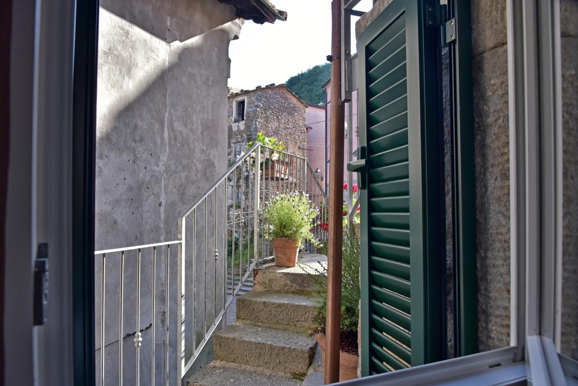 Casa Vacanze Tra I Monti E San Martino Biassa Dış mekan fotoğraf