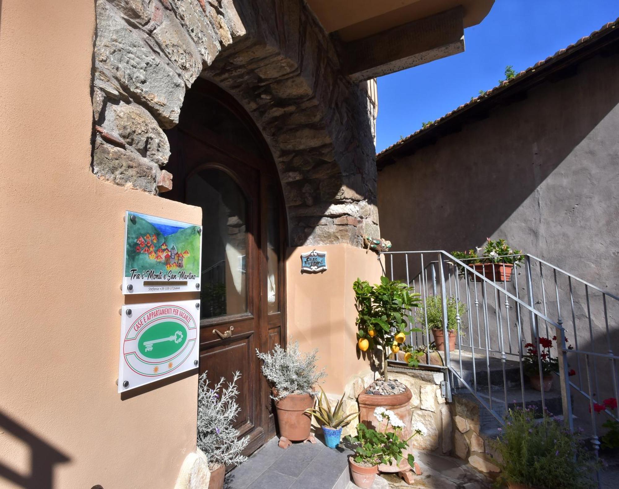 Casa Vacanze Tra I Monti E San Martino Biassa Dış mekan fotoğraf